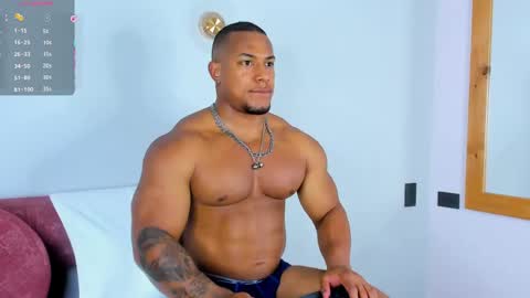 Snapshot of travis_lenox_ chatting on 05-09-26, 01:11 Travis online show from 05-09-26, 01:11