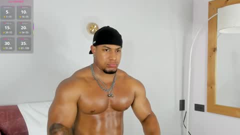 Snapshot of travis_lenox_ chatting on 05-23-26, 01:33 Travis online show from 05-23-26, 01:33