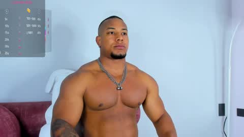 Snapshot of travis_lenox_ chatting on 05-31-26, 05:31 Travis online show from 05-31-26, 05:31