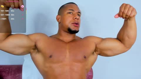 Snapshot of travis_lenox_ chatting on 06-05-26, 01:23 Travis online show from 06-05-26, 01:23