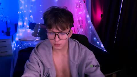 Travis online show from 11-25-25, 08:20