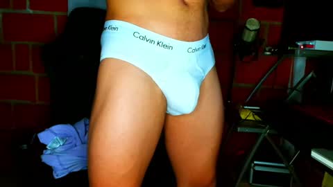 TRAVIS. online show from 05-07-26, 02:17