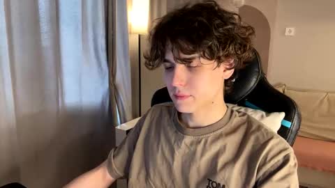 travisrivas online show from 04-18-26, 09:02