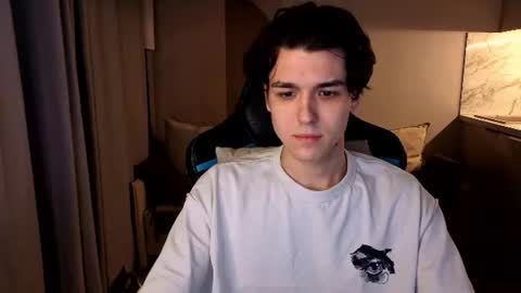 travisrivas online show from 08-05-26, 02:03