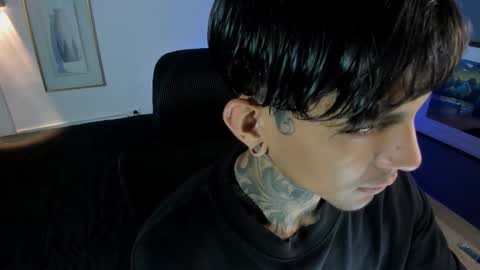 TRAV - INDEPENDENT MODEL online show from 11-29-25, 03:20