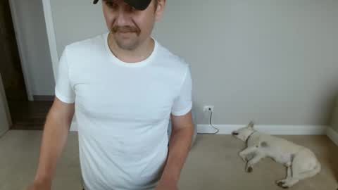 Snapshot of tray1987 chatting on 07-09-26, 05:39 exhib 4 u online show from 07-09-26, 05:39