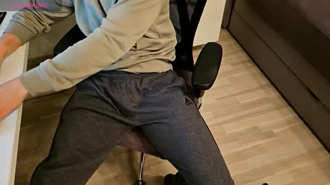 tree1989 online show from 11-04-25, 06:51