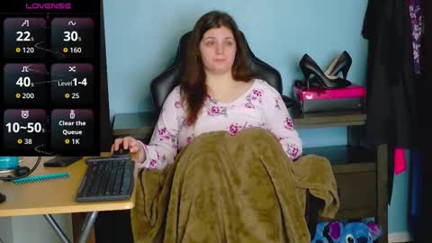 TreeJeanne online show from 11-28-25, 01:19