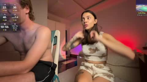 Sarah And Jon online show from 04-18-26, 11:03