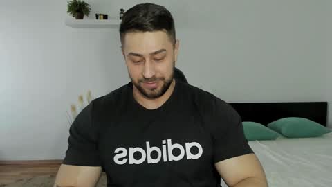 Snapshot of trentwest_ chatting on 01-06-25, 08:14 Trent online show from 01-06-25, 08:14