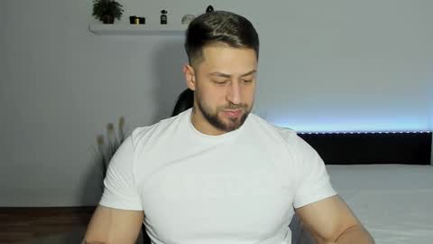 Snapshot of trentwest_ chatting on 03-06-25, 05:43 Trent online show from 03-06-25, 05:43