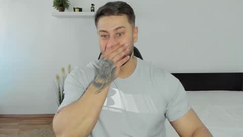 Snapshot of trentwest_ chatting on 03-08-25, 08:33 Trent online show from 03-08-25, 08:33