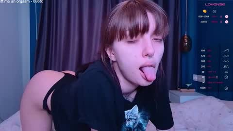 Karolina online show from 05-25-26, 03:07