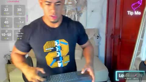 Snapshot of trevor_vinc chatting on 11-01-25, 12:40 trevor online show from 11-01-25, 12:40