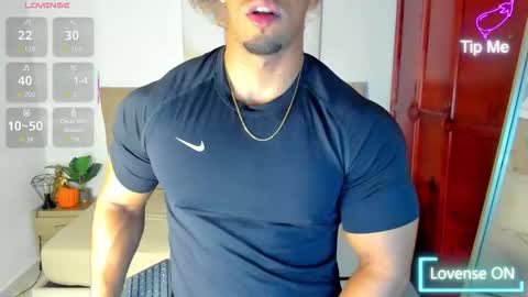 Snapshot of trevor_vinc chatting on 11-06-25, 01:01 trevor online show from 11-06-25, 01:01