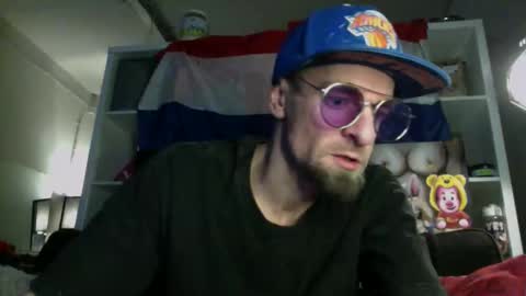 Trevor Reinson online show from 11-18-25, 01:33