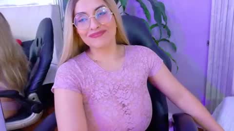 triana_crimson online show from 07-18-26, 12:04