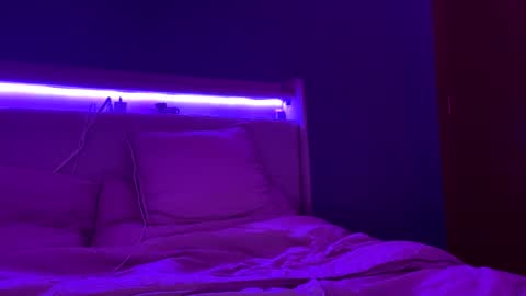 Snapshot of tricie_flor05 chatting on 12-01-25, 01:32 tricie_flor05 online show from 12-01-25, 01:32