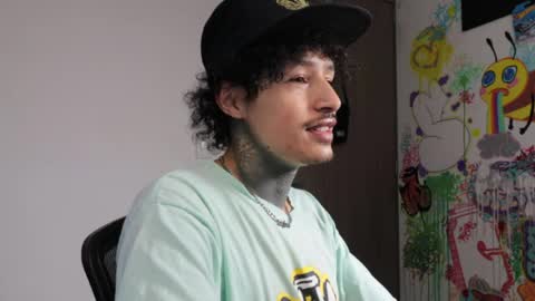 - trieone online show from 04-05-26, 02:47