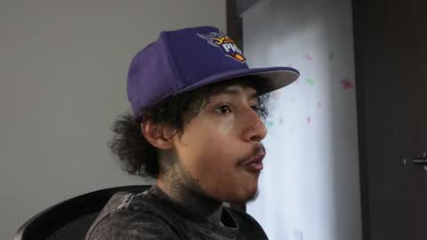 - trieone online show from 04-18-26, 02:32