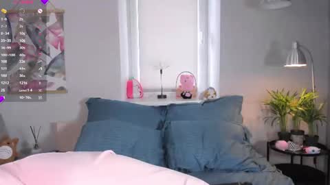 Snapshot of trinahillier chatting on 07-23-26, 08:34 Bubbles online show from 07-23-26, 08:34