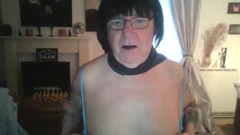 Snapshot of trinity1011 chatting on 03-11-25, 06:43 trinity1011 online show from 03-11-25, 06:43