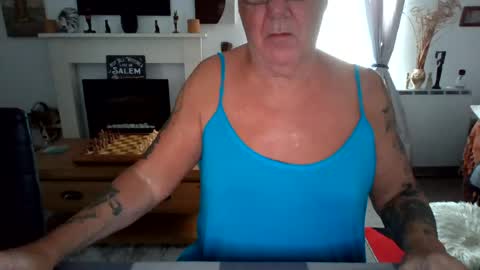 Snapshot of trinity1011 chatting on 06-26-26, 06:40 trinity1011 online show from 06-26-26, 06:40