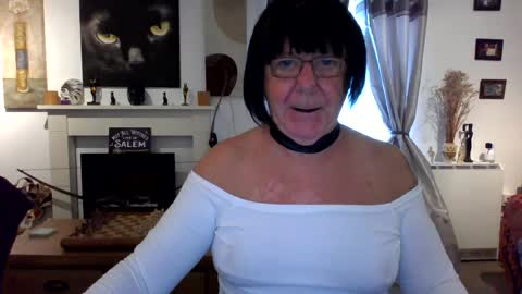 Snapshot of trinity1011 chatting on 07-25-26, 06:00 trinity1011 online show from 07-25-26, 06:00