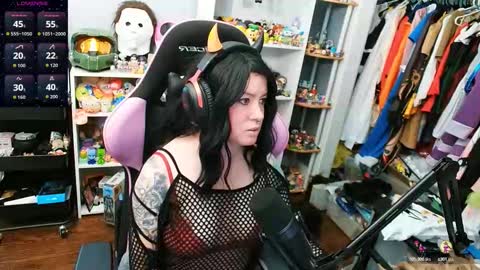 Snapshot of trinitykatze chatting on 10-13-25, 09:04 Trin Kat pet online show from 10-13-25, 09:04