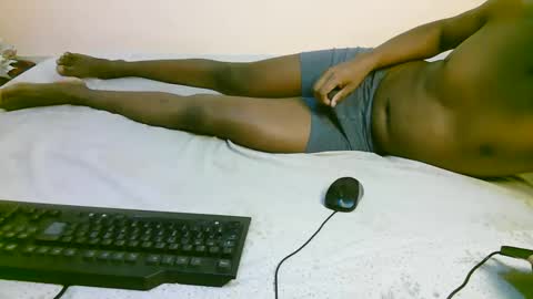 Snapshot of trisbaby3 chatting on 11-28-25, 11:46 Tris6 online show from 11-28-25, 11:46