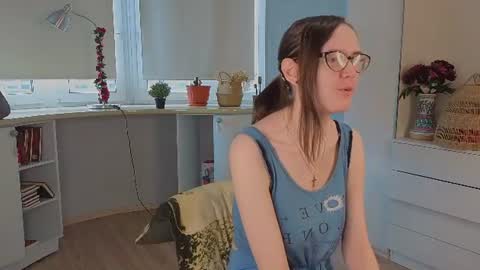 Viola online show from 06-20-26, 04:04