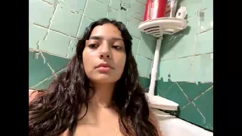 Snapshot of tristianmarie chatting on 06-11-26, 02:00 tristianmarie online show from 06-11-26, 02:00
