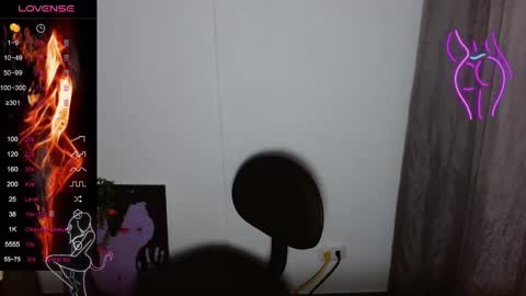 Snapshot of trixie_tangg chatting on 02-22-25, 11:03 Kitty online show from 02-22-25, 11:03