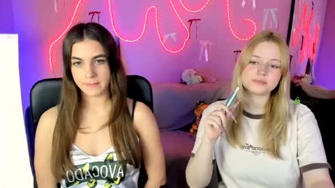 Trixy online show from 03-25-26, 01:28