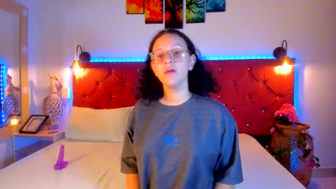 trixye_moon online show from 12-16-25, 04:50