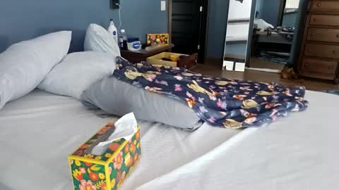 trojanswingers online show from 04-22-26, 04:41