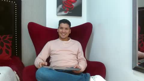 Snapshot of troy_evanss chatting on 12-08-24, 11:08 Troy online show from 12-08-24, 11:08
