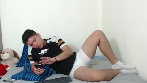 Snapshot of troy_evanss chatting on 12-09-24, 06:46 Troy online show from 12-09-24, 06:46