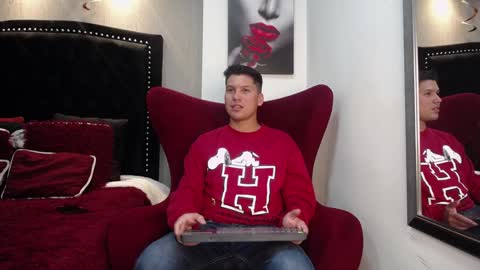 Snapshot of troy_evanss chatting on 01-17-25, 07:08 Troy online show from 01-17-25, 07:08