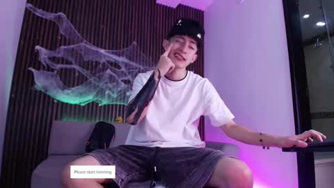 Snapshot of troy_rouge chatting on 10-29-25, 07:15 Troy online show from 10-29-25, 07:15