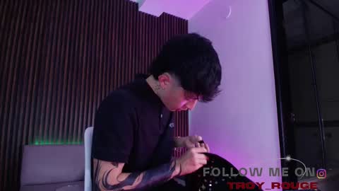 Snapshot of troy_rouge chatting on 11-07-25, 07:25 Troy online show from 11-07-25, 07:25