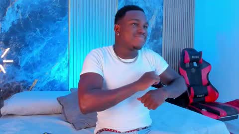 Snapshot of troykhalil chatting on 10-20-25, 09:37 Troy Khalil online show from 10-20-25, 09:37