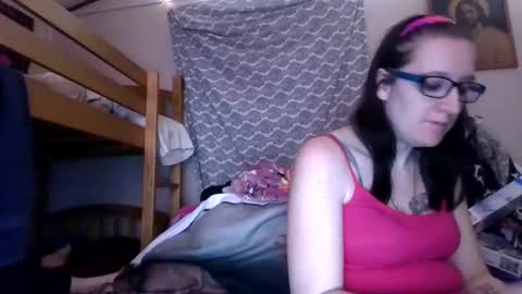 Snapshot of truckerswifetobe chatting on 12-10-24, 04:24 TruckersWifeToBe online show from 12-10-24, 04:24