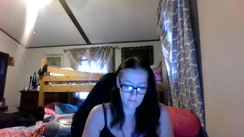 Snapshot of truckerswifetobe chatting on 12-17-24, 03:17 TruckersWifeToBe online show from 12-17-24, 03:17