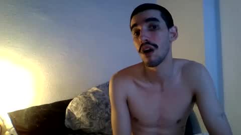 Snapshot of trueblove chatting on 12-21-25, 05:14 trueblove online show from 12-21-25, 05:14