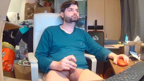 Snapshot of trustmelove chatting on 02-06-25, 07:13 Trustmelove online show from 02-06-25, 07:13