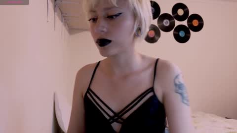 Snapshot of tryp666 chatting on 10-21-25, 02:34 Cait online show from 10-21-25, 02:34