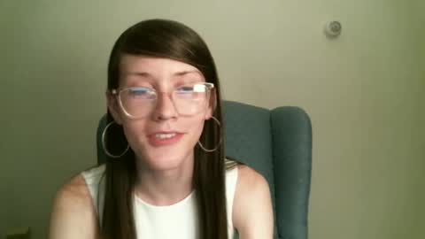 Elisabeth online show from 09-17-25, 04:14