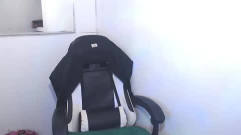 Snapshot of ts_lovelicious chatting on 11-07-25, 07:19 ts_lovelicious online show from 11-07-25, 07:19