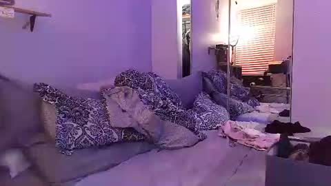 Amber White online show from 09-15-25, 06:57